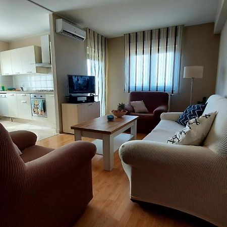Apartman Ana Pula - Calm, Free Parking, Close To Center Exterior foto